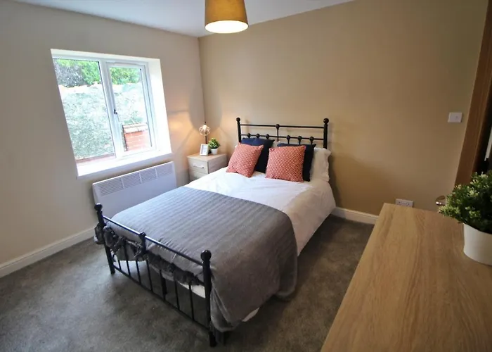 Comfy Rooms In Coventry, Sk
